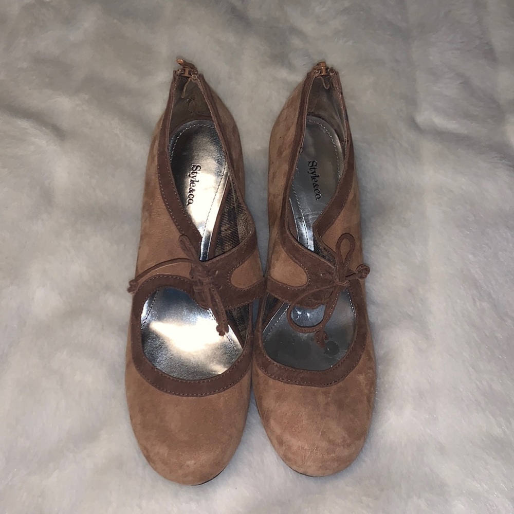 NWOB Style & Co. brown Mary Jane heels.